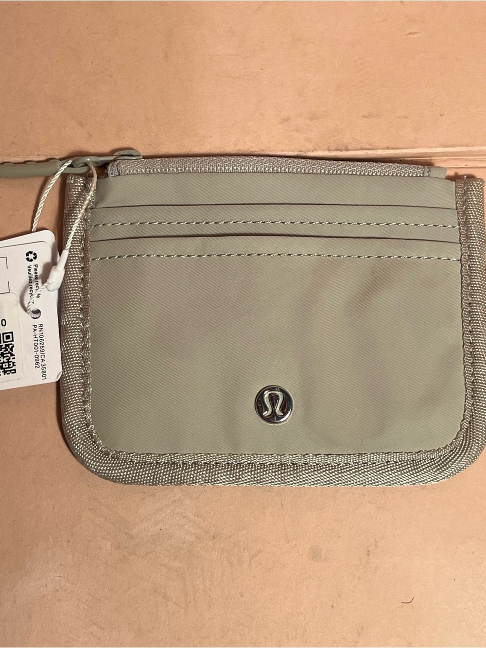 lululemon athletica True Identity Card CASE 🎀🎀 - Picture 3 of 4